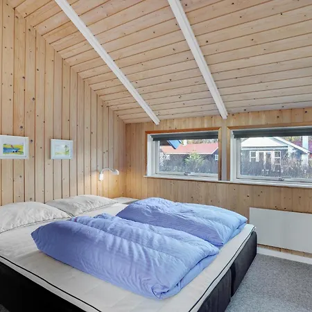 Nice Home In Blavand With Sauna בית נופש