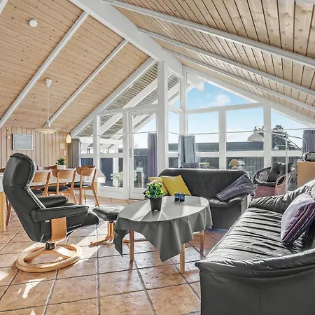 度假居 Four-bedroom In *