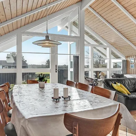 Vakantiehuis Four-bedroom In Blåvand